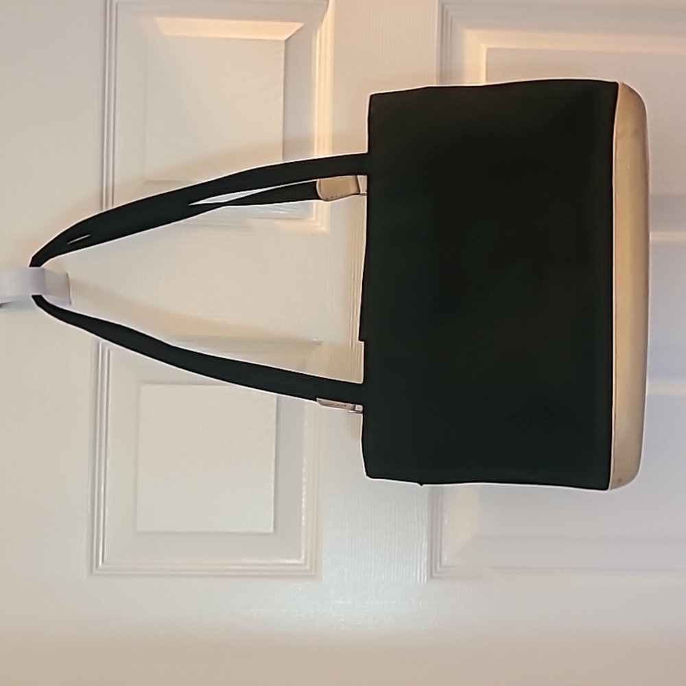 BLACK/TAN LIZ CLAIBORNE SHOULDER BAG